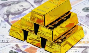黄金暴跌，是“倒车接人”还是“顶部崩塌”？