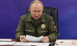 普京预感到了什么,俄高层罕见警告,说出了国家四分五裂的结局